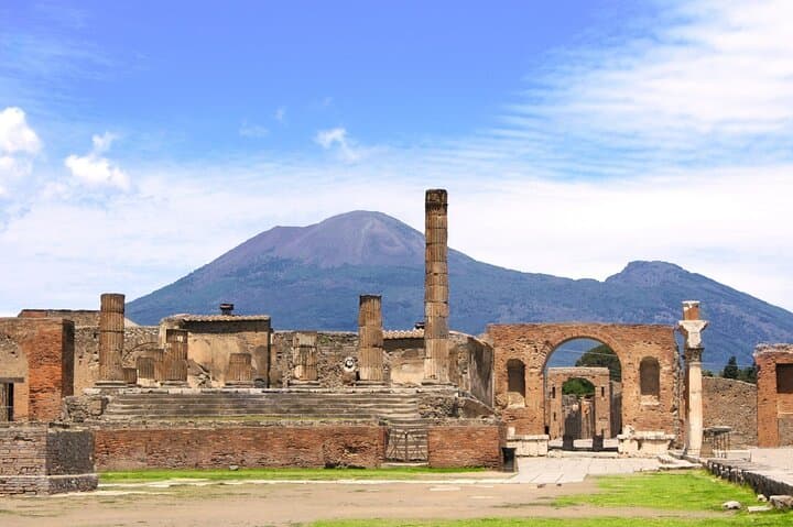Pompeii Tour from Positano with Wine Tasting at Vesuvius Cellars photo 6
