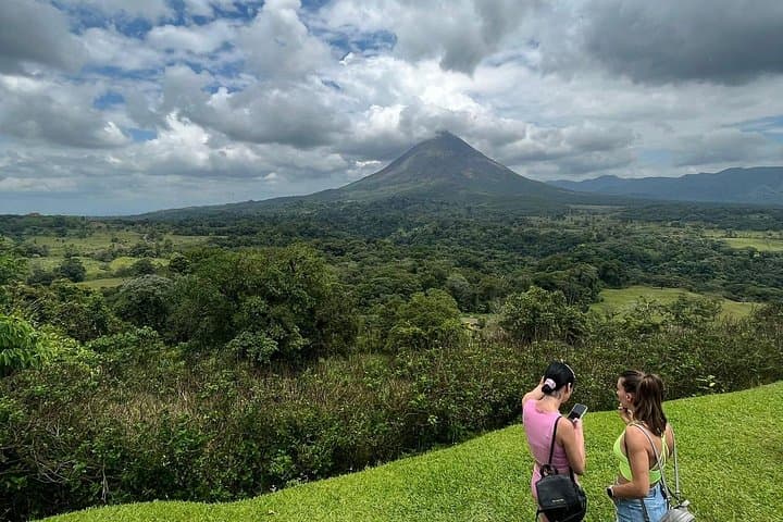 La Fortuna Waterfall, Hanging Bridges & Hot Springs — Full-Day Private Tour photo 2