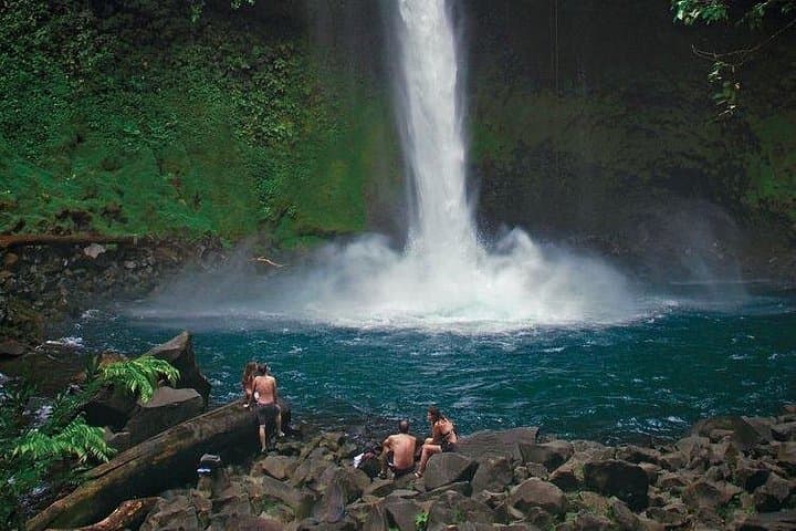 La Fortuna Waterfall, Hanging Bridges & Hot Springs — Full-Day Private Tour photo 3