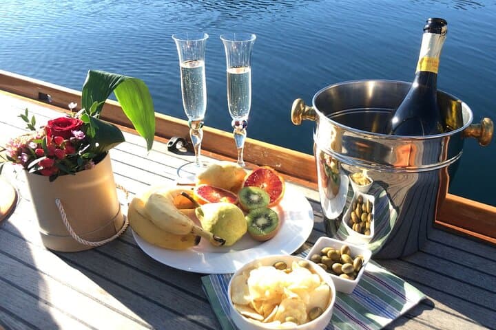 Sunset Sailing and Aperitif: Private Classic Boat Tour from Bellagio on Lake Como photo 5