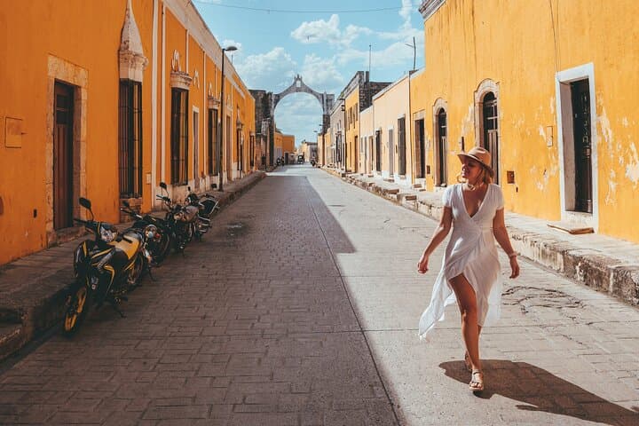 Chichen Itza, Ik Kil Cenote & Izamal: Full-Day Cultural Tour from Mérida photo 2