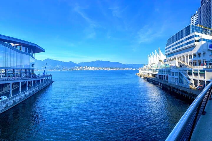 Vancouver Mini Tour with One-Way Whistler Transfer — Private City Sightseeing & Sea-to-Sky Drive photo 3