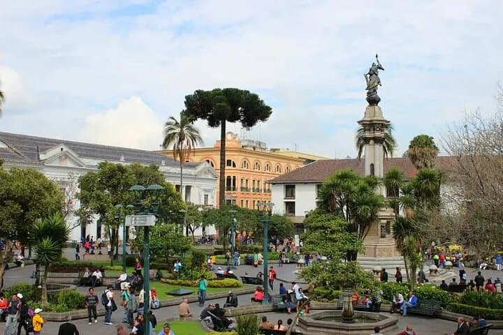 Quito City Tour: Middle of the World (Mitad del Mundo) and Teleférico Cable Car Experience