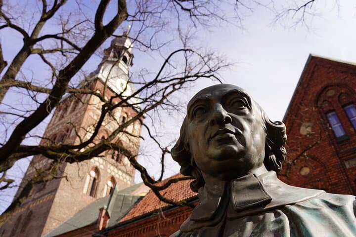 Offbeat Riga: 3-Hour Guided Bike Tour Along the Daugava & Moscow District photo 4