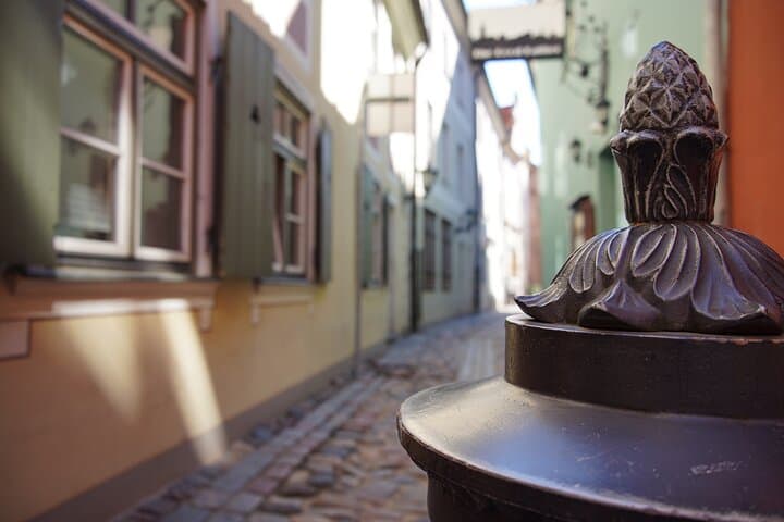 Offbeat Riga: 3-Hour Guided Bike Tour Along the Daugava & Moscow District