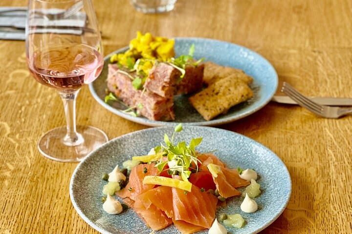 Edinburgh Private Whisky Tasting and Scottish Food & Wine Pairing Tour photo 3
