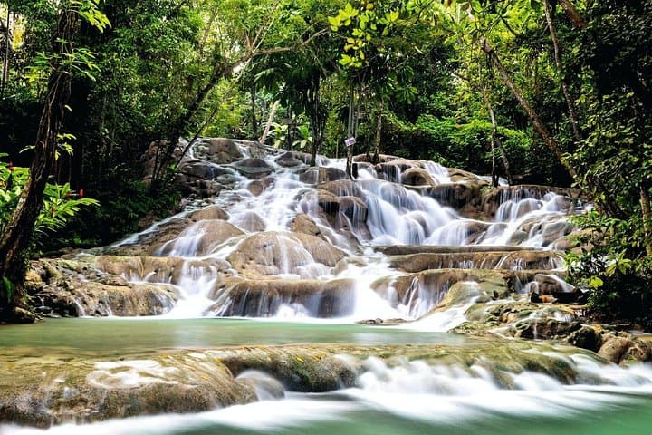 Dunn's River & Blue Hole Day Trip — Ocho Rios Waterfall Climb and Blue Hole Swim photo 3