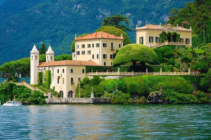 Private 2-Hour Boat Tour on Lake Como: Villas, Prosecco & Hidden Bays photo 5