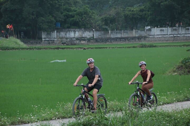 Ninh Binh 2-Day Luxury Small Group Tour: Tam Coc, Mua Cave & Hoa Lu photo 4