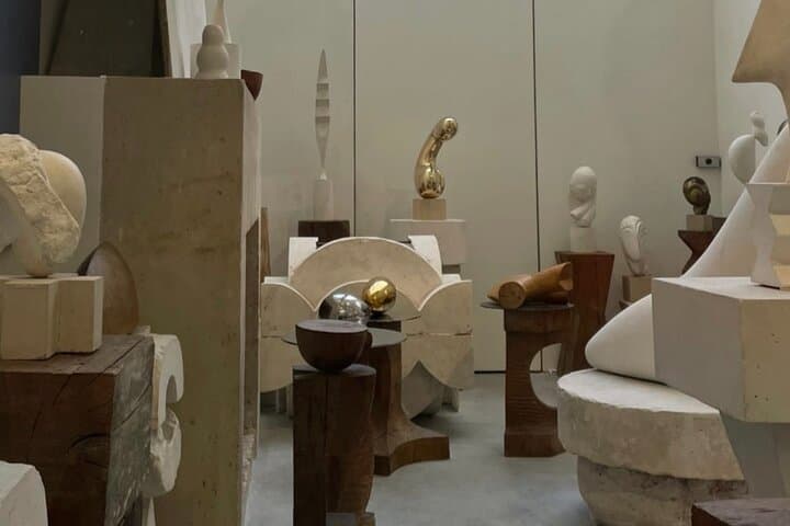 Marais Contemporary Gallery Tour: Private Art Walk in Paris photo 2