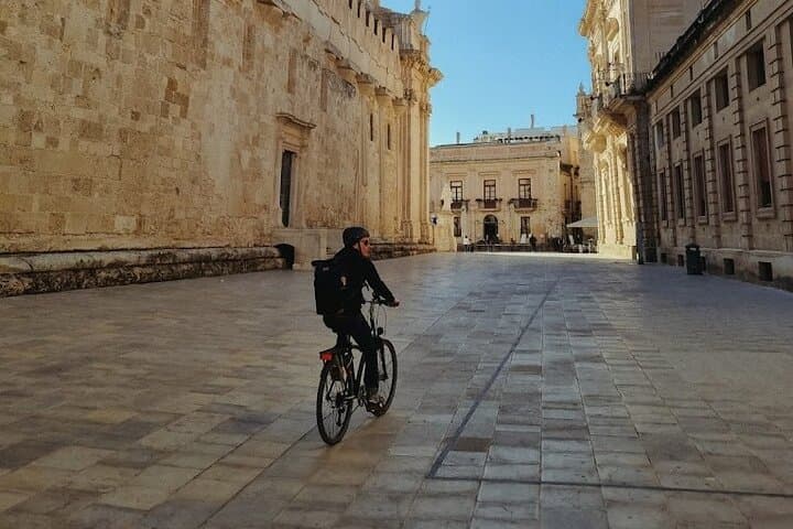Cycle Ortigia: Full-Day Bicycle Rental to Explore Syracuse's Seafront and Ancient Streets photo 2