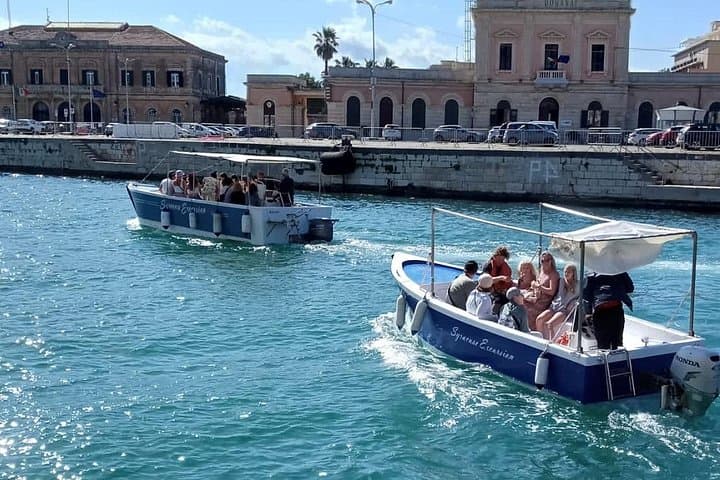 Syracuse Private Boat Tour with Prosecco: Ortigia & Sea Caves Aperitif photo 4