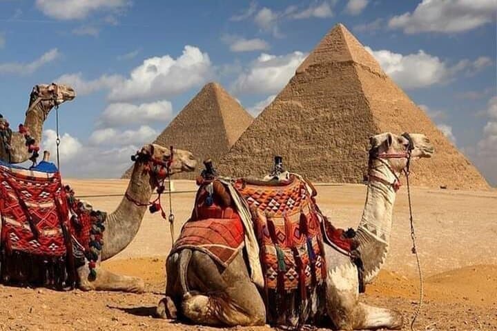 Full-Day Giza, Saqqara, Memphis & Dahshour Pyramids Tour with Local Lunch photo 1