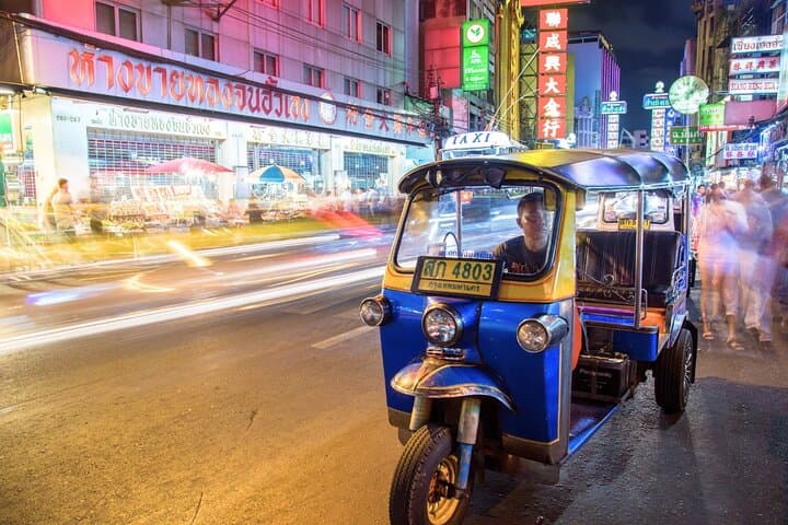 Bangkok After Dark: Tuk‑Tuk Night Tour & Chinatown Street Food Experience photo 2