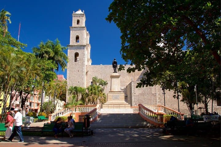 Mérida Scavenger Hunt: Self-Guided Walking Tour of Plaza Grande & Cathedral photo 5