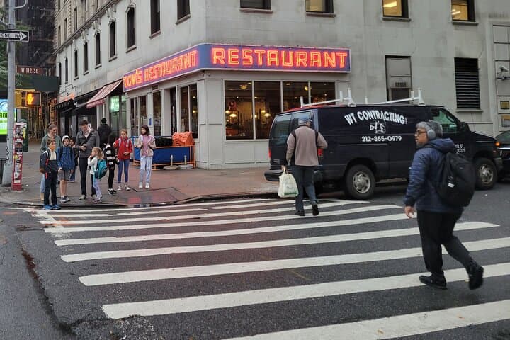 Obama and Trump NYC Walking Tour: Presidential Footsteps Through Manhattan photo 4