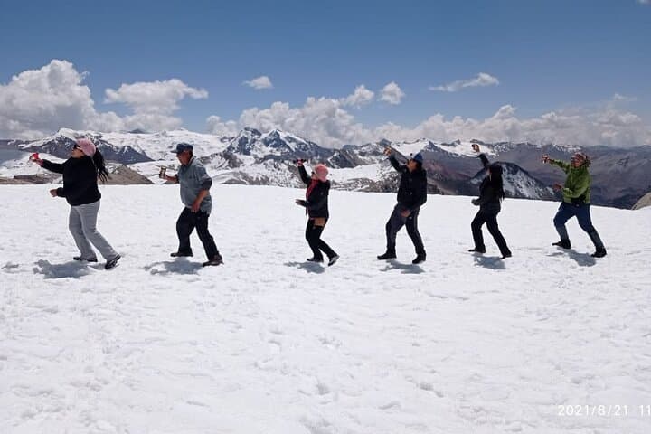 Quelccaya Glacier Trek: 2-Day High-Altitude Expedition from Cusco