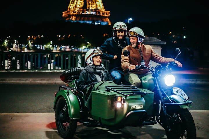 Night Sidecar Ride: Romantic Paris Private Tour by Vintage Ural