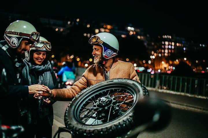 Night Sidecar Ride: Romantic Paris Private Tour by Vintage Ural photo 2