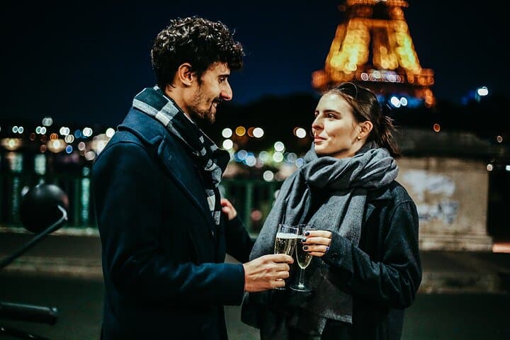 Night Sidecar Ride: Romantic Paris Private Tour by Vintage Ural photo 4