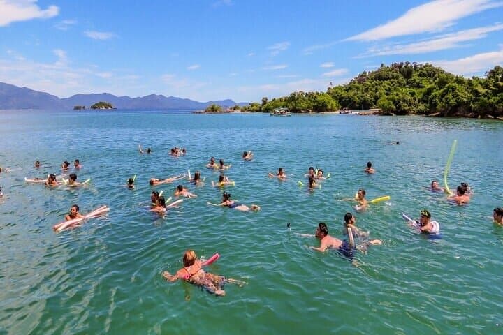 Speedboat Island Hop from Rio: Full-Day Angra dos Reis Tour photo 4