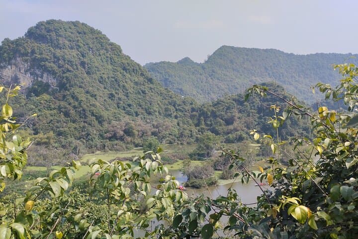 Ninh Binh Day Trip: Thien Ha Grotto, Tuong Mountain Hike & Hoa Lu Ancient Capital photo 4
