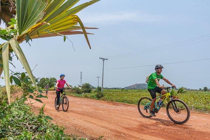Siem Reap Countryside Sunset Bike Tour - E-Bike Option photo 5