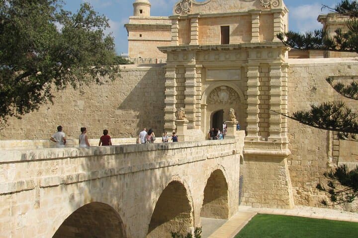 Half-Day Private Island Drive: Mdina, Dingli Cliffs & Blue Grotto in Malta photo 4