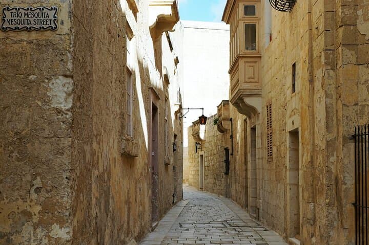 Half-Day Private Island Drive: Mdina, Dingli Cliffs & Blue Grotto in Malta photo 5