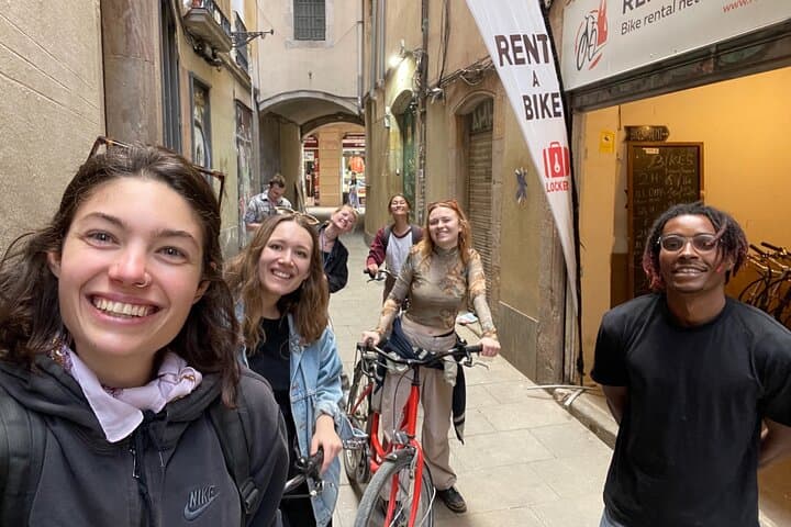Barcelona Bike Tour — Gaudí, Gothic Quarter & Beach Ride