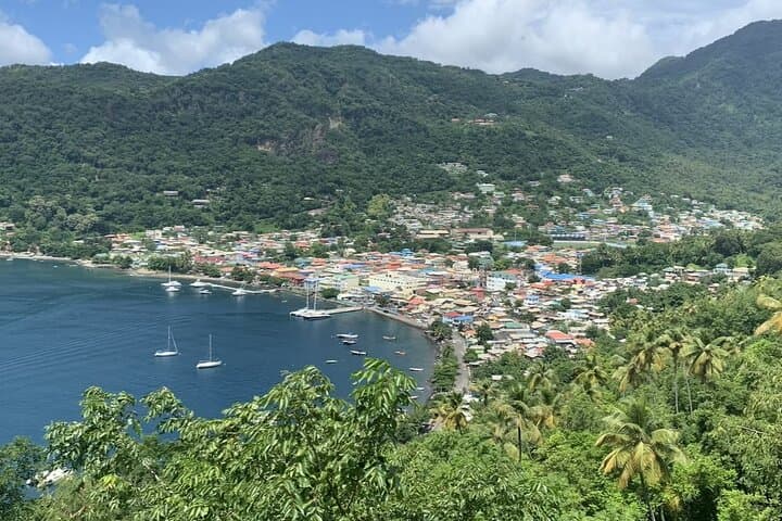 Private Sea-and-Land Tour in St Lucia — Pitons, Sulphur Springs & Snorkel photo 3