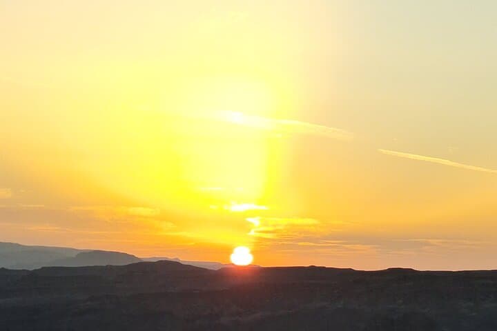 Red Canyon to Mount Yoash: Six Senses Hike and Open-Jeep Experience photo 3