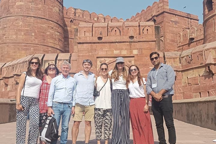 Private Day Trip to the Taj Mahal from Pune — Flights, Car & Guided Entry photo 6