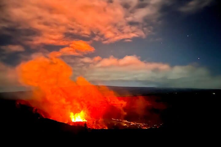 Private Big Island Tour — Coffee Farms, Volcanoes, Black Sand Beaches & Waterfalls photo 4