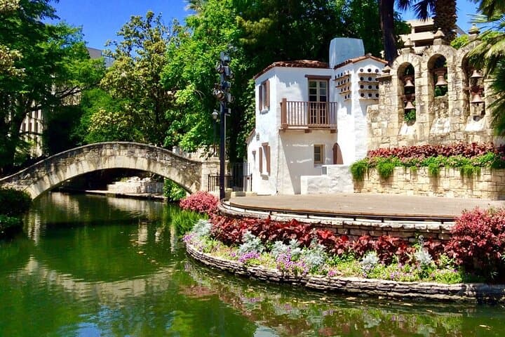 San Antonio Riverwalk Walking Tour: History, Sights & Practical Tips