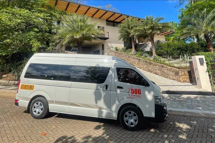 Private Airport Transfer: Liberia (LIR) to RIU Hotels & Planet Hollywood — Papagayo Door-to-Door Ride photo 2