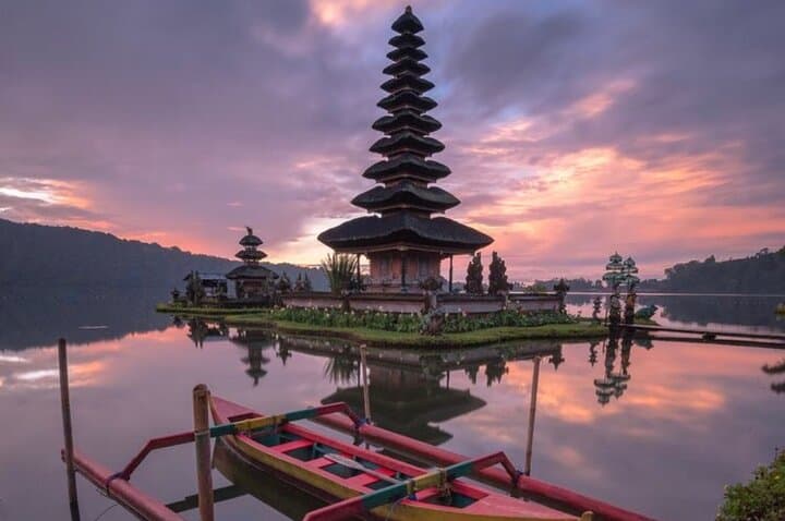 Bedugul Day Tour: Ulun Danu Bratan, Banyumala Waterfall & Handara Gate photo 6
