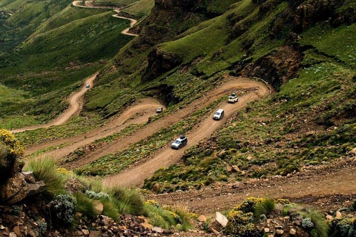 2-Day Sani Pass & Drakensberg Gardens 4x4 Tour from Durban