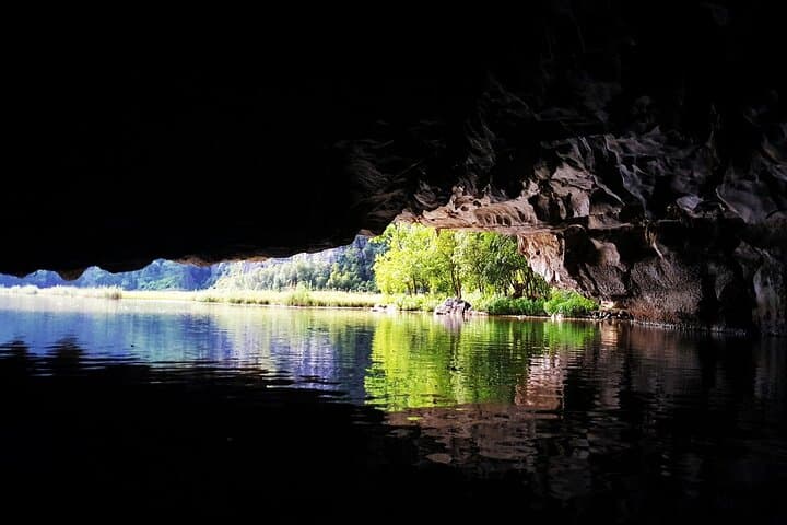 Tam Coc & Hoa Lu Luxury Day Tour — Biking, Boat Ride and Ancient Capital photo 2