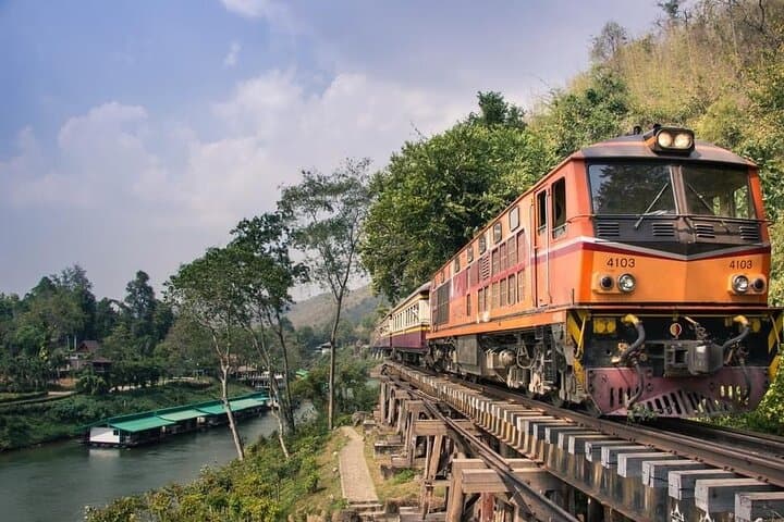 Full-Day Kanchanburi Death Railway & Bridge Tour from Bangkok
