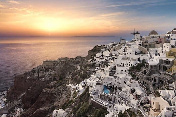 Santorini in a Day: Akrotiri, Fira, Oia & the Red Beach photo 3