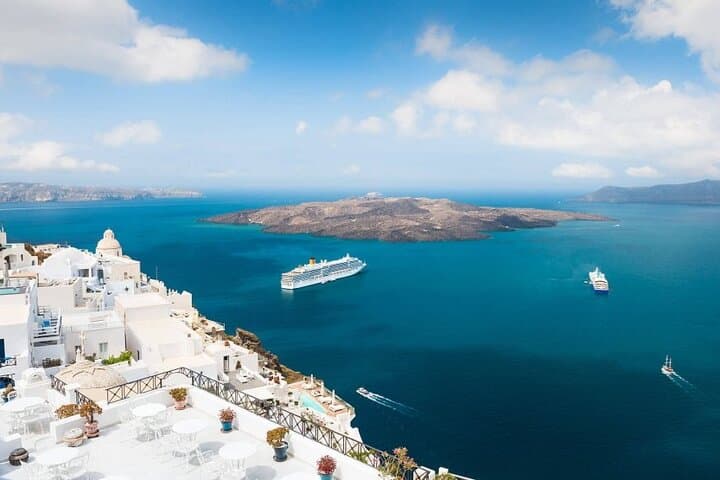 Santorini in a Day: Akrotiri, Fira, Oia & the Red Beach photo 4