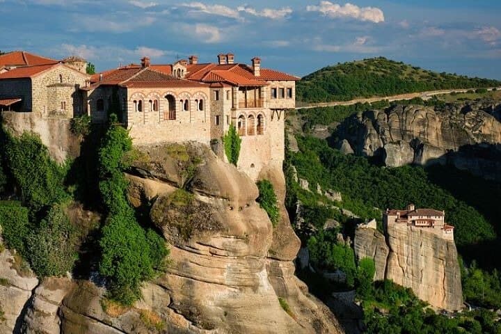 Athens to Meteora Full-Day Private Tour: Walk the Cliffside Monasteries