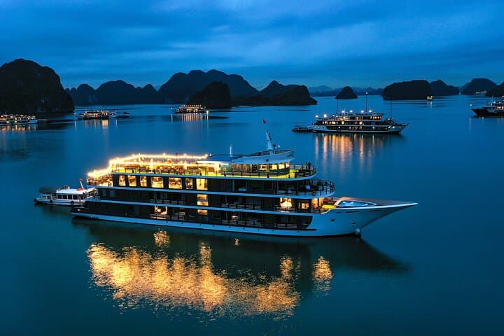 Lan Ha Bay Luxury: 2-Day Doris Cruise with Kayaking & Dark-and-Bright Cave photo 2