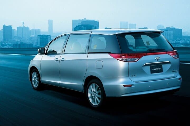 Seamless Arrivals and Departures: Dubai Airport Transfer Guide photo 3