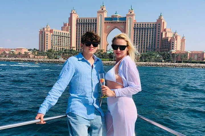 Mini Yacht Cruise: Palm Jumeirah, Burj Al Arab & Atlantis — Dubai Coastal Highlights photo 4