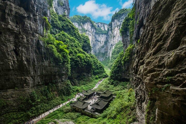 Two-Day Wulong Karst & Dazu Rock Carvings: Private UNESCO Highlights Tour