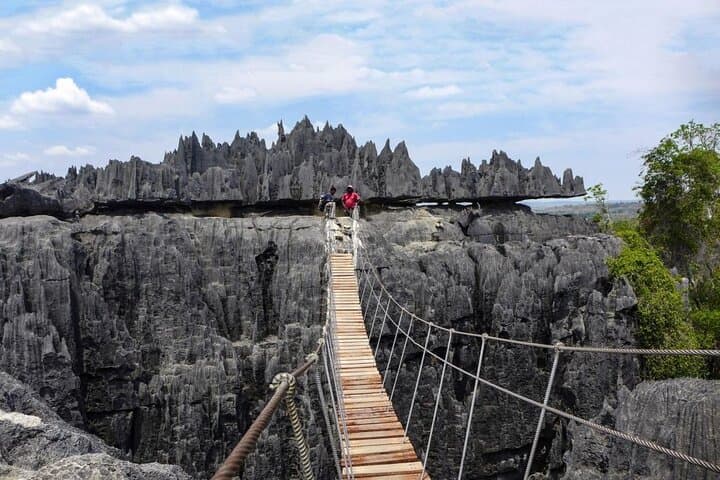 5-Day Northern Madagascar Adventure: Tsingy, Red Cliffs, Emerald Bays & Lemurs