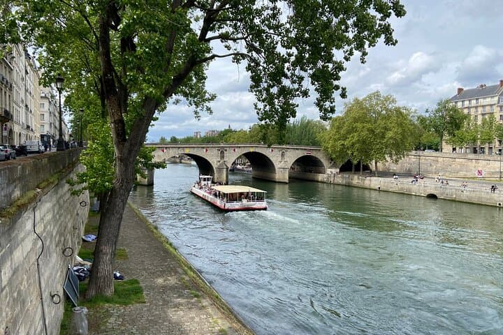Luxury Paris Day Trip from London — Eiffel Tower Lunch & Seine Cruise photo 6