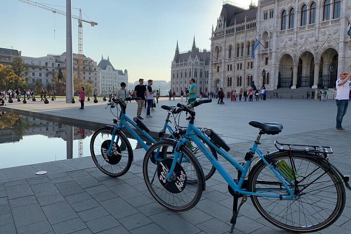 Budapest Highlights Private Bike Tour: Andrassy, City Park & Danube Promenade